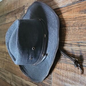 Stetson Stylish Gray Brown Wide Brim Hat With Leather Band.